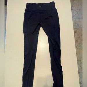 Women’s Navy Blue Lululemon Leggings Size 6